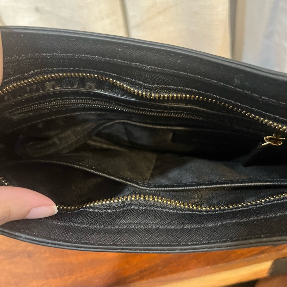 Michael Kors | Jet Set Large Messenger Bag - Black, Gold, Leather - Picture 6 of 7